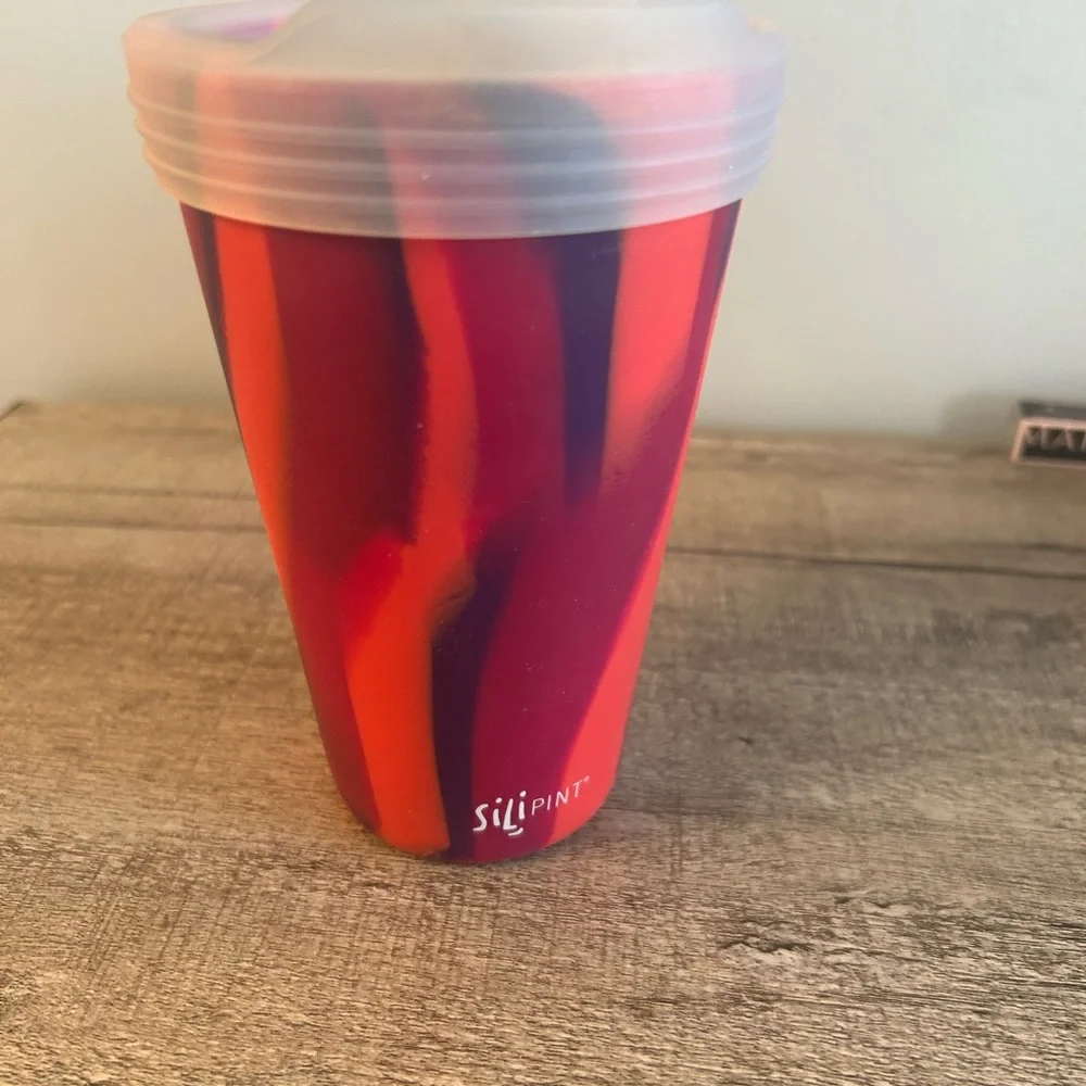 🌲 pint‎ silicone tumbler with lid
